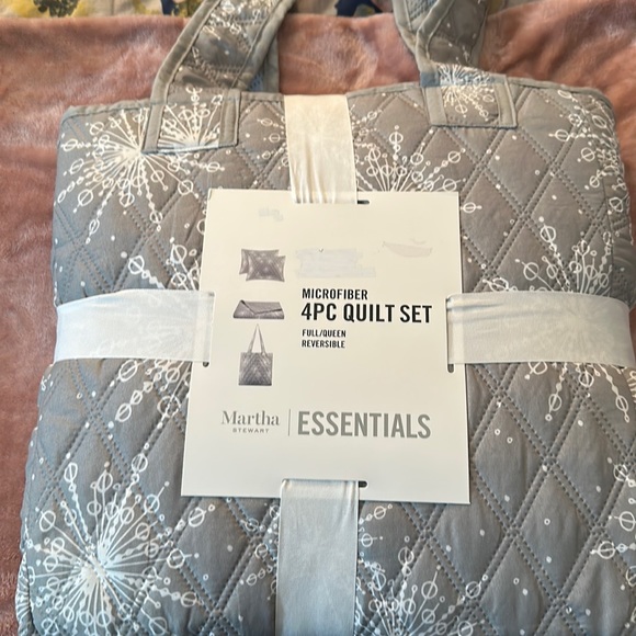 Martha Stewart Bedding Martha Stewart Quilt Set Poshmark